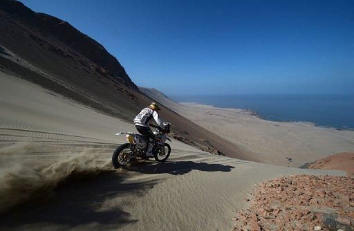 Pablo Quintanilla competes during Stage 3 of the Dakar Rally 2013 between Pisco and Nazca, Peru, on January 7, 2013